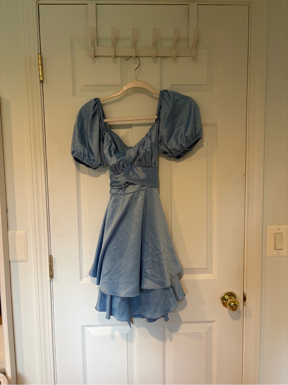 B. Smart Sky Blue Puff-Sleeve Tiered Mini Dress
